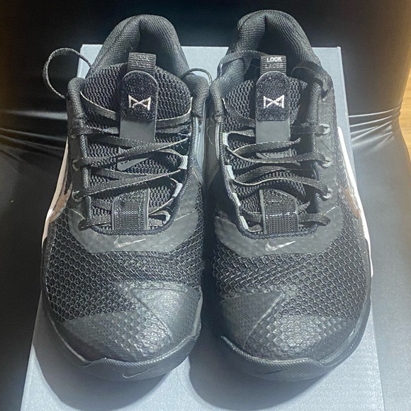 Nike Metcons - Picture 2 of 3